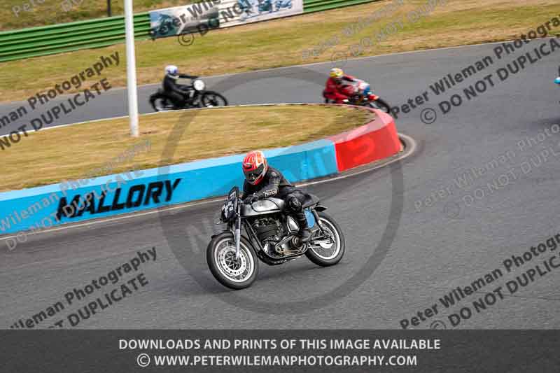 Vintage motorcycle club;eventdigitalimages;mallory park;mallory park trackday photographs;no limits trackdays;peter wileman photography;trackday digital images;trackday photos;vmcc festival 1000 bikes photographs